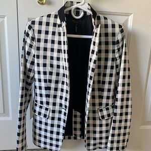 Absolutely stunning rag & bone blazer!!! Size 4
